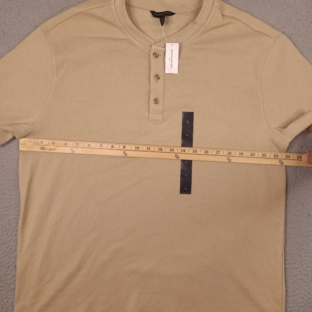 Banana Republic Henley Shirt Mens XL Brown Tan Khaki Ribbed Short Sleeve NWT